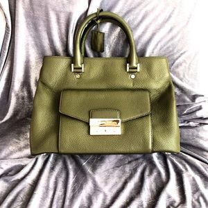 🔥HP🔥Michael Kors handbag green color M size